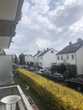 1 Zimmer-Wohnung mitten in Nieder-Eschbach. Ein Katzensprung zur Bahn. EBK und Balkon.