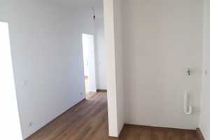 *1 Monat Mietfrei* Ihr neues Zuhause - 3-Zimmerwohnung mit Loggia in der Grevenbroicher-Südstadt – Kurt-Huber-Straße 1, 41515 Neuss (Rhein-Kreis) – Vorschaubild 2