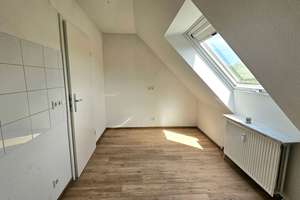 helle Wohnung mit Balkon (WBS FÜR 2 PERSONEN) – 68169 Neckarstadt-Ost/Wohlgelegen, Mannheim – Vorschaubild 5
