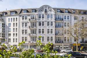 Charakterstark, lichtdurchflutet und außergewöhnlich:
DG-Wohnung mit  Dachterrasse am Isemarkt – Die vollständige Adresse der Immobilie erhältst du vom Anbieter., 20144 Harvestehude, Hamburg – Vorschaubild 17