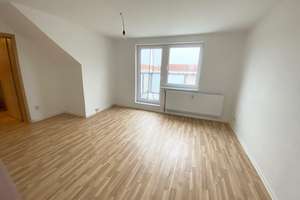 *PROVISIONSFREI* 3-Raum-Eigentumswohnung in Reutershagen mit Wannenbad, Einbauküche und Balkon...!!!