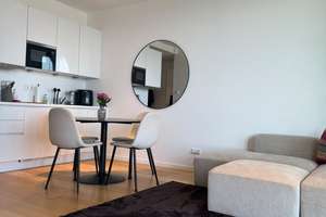 Eden Tower 23: Furnished Apartment | 20th Floor | Gym, Rooftop & 24/7 Concierge – Europa-Allee 11, 60327 Gallus, Frankfurt am Main – Vorschaubild 7