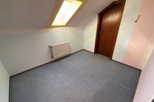 Einfamilienhaus für die ganze Familie mit schönem Grundstück mit 715 m² in Postbauer-Heng (Kemnath) – Die vollständige Adresse der Immobilie erhältst du vom Anbieter., 92353 Postbauer-Heng – Vorschaubild 19