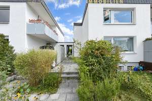 Wohnen wie im eigenen Haus: stillvoll Wohnen auf 2 Ebenen mit Garten, Garage & Hobbyraum im Keller – 30519 Seelhorst, Hannover – Vorschaubild 9