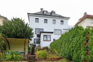 VERKAUFT: Vermietete Doppelhaushälfte mit Südgarten und Zierteich in Bad Hersfeld – Die vollständige Adresse der Immobilie erhältst du vom Anbieter., 36251 Bad Hersfeld – Vorschaubild 2
