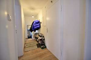 große 1 Zimmer Wohnung, Küche und Bad mit Fenster – Schmausengartenstr. 12, 90409 Maxfeld, Nürnberg – Vorschaubild 4