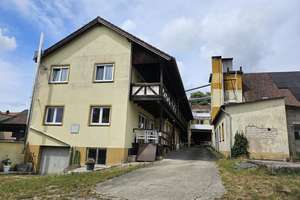 Großzügiges Mehrfamilienanwesen mit ehemaliger Gewerbefläche und Garage – Die vollständige Adresse der Immobilie erhältst du vom Anbieter., 96178 Pommersfelden – Vorschaubild 3