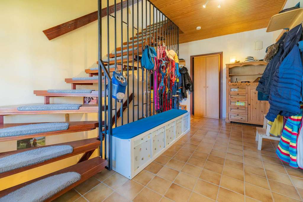 Immobilie in Christiansholm - Familienglück im Grünen: solides Backsteinhaus mit 6 Zimmern und großem Garten, vollunterkellert - Bild 2