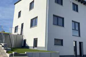 Großzügige DHH mit PV-Anlage, Speicher, Wallbox , EBK, 2 Bädern und Carport – Erlangen-Höchstadt (Kreis) – Vorschaubild 1