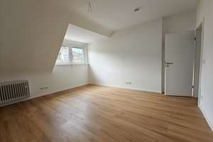 Erstbezug nach Sanierung, helle 2,5-Zimmer-DG-Wohnung in Essen-Stadtwald – Frankenstraße 252, 45134 Stadtwald, Essen – Vorschaubild 1