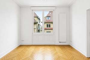 S-West: Stilvoller Altbau mit Stuck, Fischgrätparkett und sonnigem Westbalkon! – Die vollständige Adresse der Immobilie erhältst du vom Anbieter., 70176 Rosenberg, Stuttgart – Vorschaubild 10