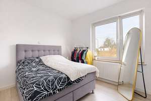 Solides 6-Parteienhaus mit Ausbaupotenzial im Dachgeschoss, 2 Garagen und 7 Stellplätzen – Die vollständige Adresse der Immobilie erhältst du vom Anbieter., 53757 Sankt Augustin – Vorschaubild 8