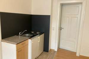 charmante 2-Raum-Wohnung mit kleiner Küchenzeile, Wintergarten und PKW-Stellplatz – Altenberger Straße 26, 1277 Striesen-Ost, Dresden – Vorschaubild 5