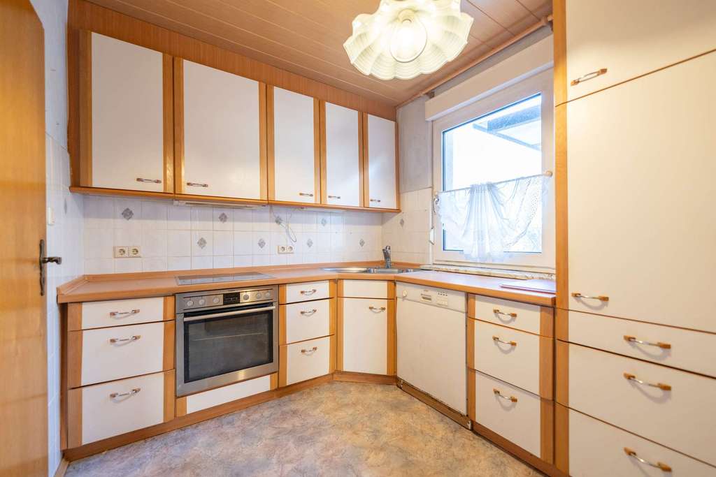 Immobilie in Sonnefeld - Großes Wohnhaus in ruhiger Lage von Sonnefeld! - Bild 4