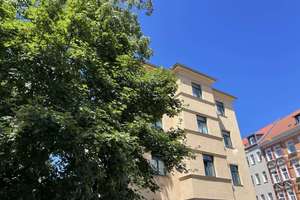 Provisionsfrei! Neu renoviert! Sofort Bezugsfrei ! Schickes 1 Zi.-Apartment mit Balkon für Singles !