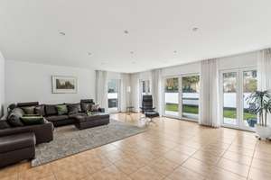 Einfamilienhaus-Traum auf vier Ebenen mit PV-Anlage und Garage im Gurkenland von Düsseldorf-Eller – 40229 Eller, Düsseldorf – Vorschaubild 12