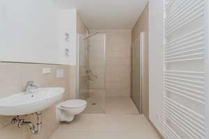 WBS 140 erforderlich! Helle 2‑Zimmer‑Wohnung mit separater Küche und Balkon in Kaulsdorf‑Nord – Lily-Braun-Str. 13, 12619 Hellersdorf, Berlin – Vorschaubild 4