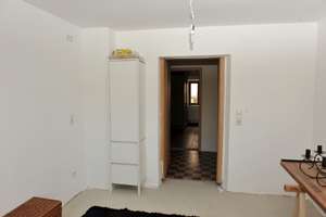 Charmantes Einfamilienhaus mit viel Platz und kompakter Gartenfläche – ruhig wohnen in Unterdietfurt – Die vollständige Adresse der Immobilie erhältst du vom Anbieter., 84339 Unterdietfurt – Vorschaubild 8