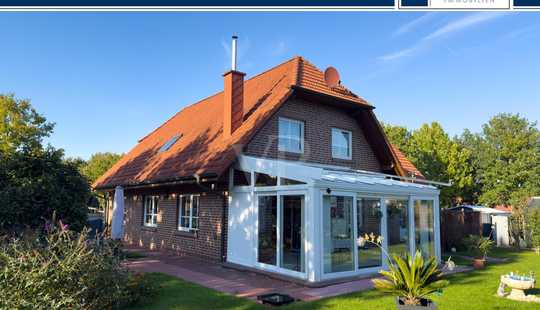 Bild von Großes Einfamilienhaus auf schönem Grundstück in Ramsloh