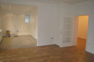 Traumhaft schöne, renovierte 2-Zimmer-Altbauwohnung mit Südbalkon in Essen-Bredeney