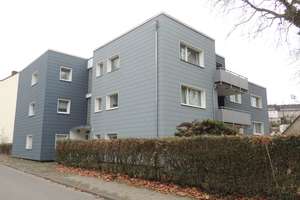 KOMPLETT RESTAURIERTE 2-ZIMMER-WOHNUNG MIT BALKON IM ERDGESCHOSS EINES GEPFLEGTEN MEHRFAMILIENHAUS