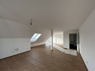 NEUBAU Erstbezug: Geschmackvolle 5 Zimmerwohnung mit grossen Balkon in Wolfersdorf