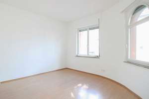 Bezugsfreie Hochparterre-Wohnung mit hohen Decken und zentraler Anbindung – 70374 Schmidener Vorstadt, Stuttgart – Vorschaubild 10