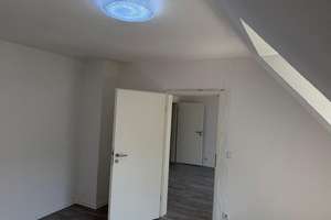 2,5-Zimmer-Dachgeschosswohnung in Gelsenkirchen zu vermieten – Bergmannstraße 7, 45886 Ückendorf, Gelsenkirchen – Vorschaubild 3