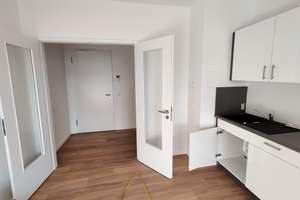 Helle 3-Zimmer-Wohnung mit Balkon in Berlin-Schöneberg – In den Alboingärten 15, 12103 Schöneberg, Berlin – Vorschaubild 10