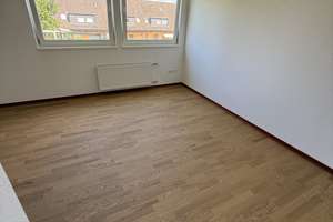 Frisch sanierte 1-Zimmer-DG-Wohnung mit Designerbad & Parkett in Köln-Weidenpesch – Nerusser strasse 50737, 50737 Longerich, Köln – Vorschaubild 5