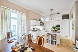 Exklusive Erdgeschosswohnung im Altbau mit zeitgemäßem Komfort – Die vollständige Adresse der Immobilie erhältst du vom Anbieter., 10781 Schöneberg, Berlin – Vorschaubild 7