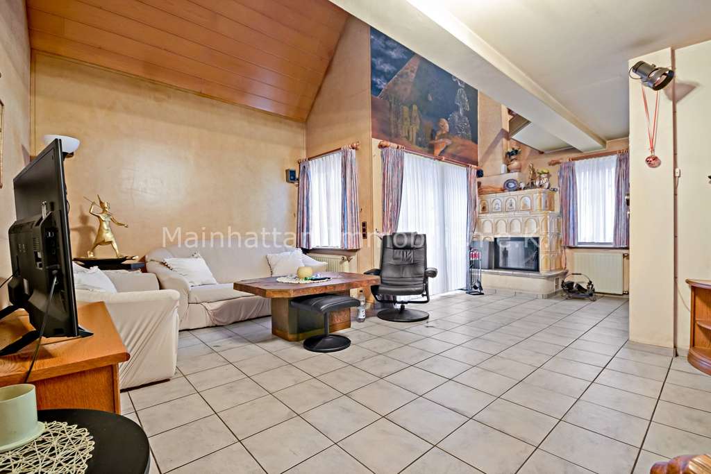 Immobilie in Bad Homburg vor der Höhe - Mehrgenerationshaus - Invest oder mietfrei wohnen! - Bild 2