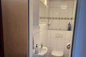 Ansprechende und gepflegte 3,5-Zimmer-Wohnung mit Balkon in Essen, Nähe Uniklinikum – Rembrandtstraße 37, 45147 Holsterhausen, Essen – Vorschaubild 4