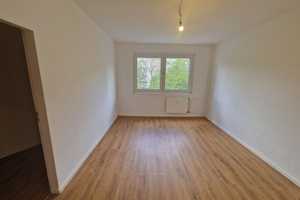 **FAMILIEN WILLKOMMEN**4-Zimmer-Wohnung // Balkon // 2.Etage // Bad mit Wanne // ab sofort – Ringstraße 47, 4209 Leipzig – Vorschaubild 8