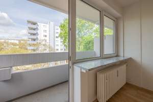 Bezugsfreies Studio-Apartment mit Balkon I nahe Kurfürstendamm I Aufzug I Concierge-Service – Eisenzahnstraße 16, 10709 Wilmersdorf, Berlin – Vorschaubild 2
