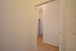 Rheinlage! Sanierte 2-Zi-Whg mit Balkon & Altbaucharme  – Werftstraße 1, 40549 Heerdt, Düsseldorf – Vorschaubild 4