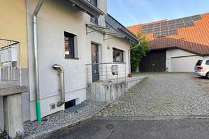 Hochwertige Doppelhaushälfte mit viel Platz, Garten und Wärmepumpe + PV – Die vollständige Adresse der Immobilie erhältst du vom Anbieter., 79227 Schallstadt – Vorschaubild 3