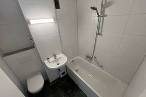 Modernes Badezimmer und Balkon - 3 ZW in Sündersbühl – Ossietzkystr. 61, 90439 Sündersbühl, Nürnberg – Vorschaubild 7