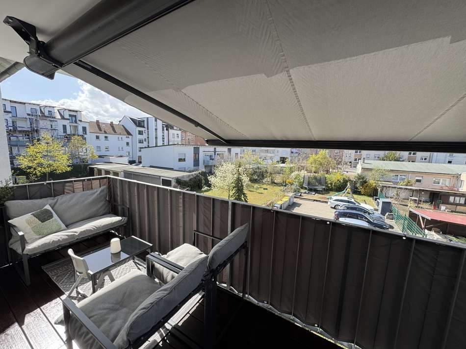 Südbalkon mit elektrischer Mar