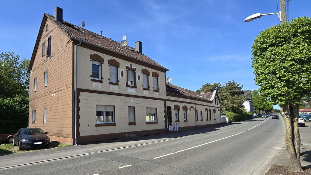 Mehrfamilienhaus mit großem Garten und Stall / priv. Werkstatt