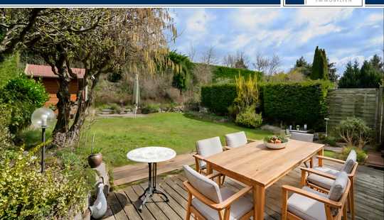 Bild von Wohnglück auf einer Ebene - DHH mit moderner EBK, schönem Bad, uneinsehbarem Garten, Garage + Stpl