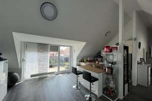 Attraktive 2,5 Zimmerwohnung mit Dachterrasse und Klimaanlage – Aprikosenstr. 25B, 70329 Obertürkheim (Ortsteil), Stuttgart – Vorschaubild 3