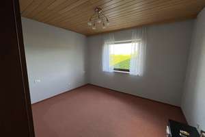 Großzügiger Bungalow mit Traumgrundstück, Dreifachgarage in Markt Eichendorf - provisionsfrei – Die vollständige Adresse der Immobilie erhältst du vom Anbieter., 94428 Eichendorf – Vorschaubild 19