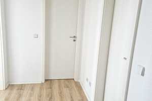 Nähe Schneidersgarten- helle 2 Zimmer Wohnung mit Erker und Einbauküche – Halberstädter Straße 46, 39112 Magdeburg – Vorschaubild 3