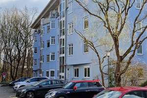 Gepflegte Erdgeschosswohnung mit Balkon, Aufzug, PKW-Stellplatz, vermietet – Die vollständige Adresse der Immobilie erhältst du vom Anbieter., 14478 Waldstadt I, Potsdam – Vorschaubild 2