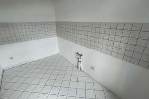 3. OG/ großes Wohnzimmer + Balkon / Stellplatz mögl. ! – Palmstraße 8, 9130 Sonnenberg, Chemnitz – Vorschaubild 4