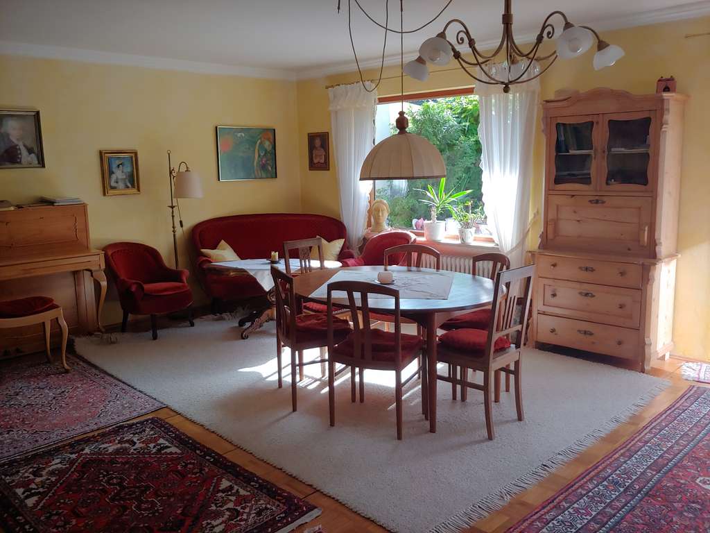 Immobilie in Chiemsee - Freundliche, großzügige DHH in Prien am Chiemsee - Bild 1