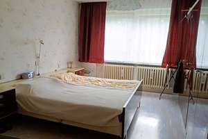 Sanierungsbedürftiges Haus mit Einzelgarage – Die vollständige Adresse der Immobilie erhältst du vom Anbieter., 12249 Lankwitz, Berlin – Vorschaubild 7