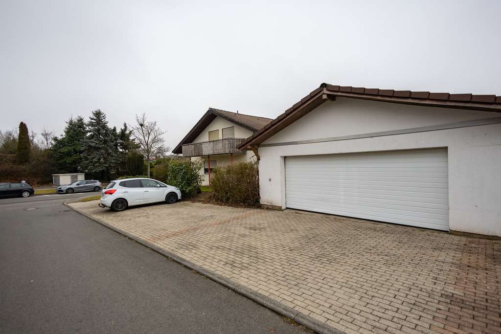 Immobilie in Buchen (Odenwald) - Großzügiges 11-Zimmer Haus mit Garage in Buchen (Odenwald) - Bild 2