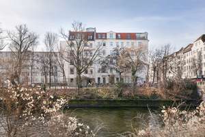 Blick aufs Maybachufer: Wunderschöner 2 Zimmer Altbau, 4. OG, Ost-Loggia, Erker, Wasserblick – Maybachufer 47, 12045 Neukölln (Ortsteil), Berlin – Vorschaubild 22